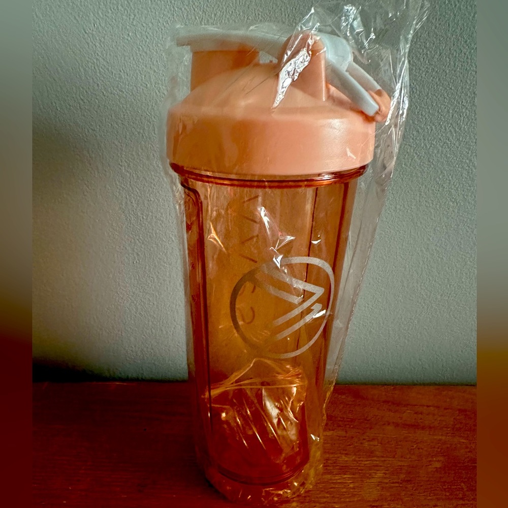 Savvi Shaker Workout Water Bottle
